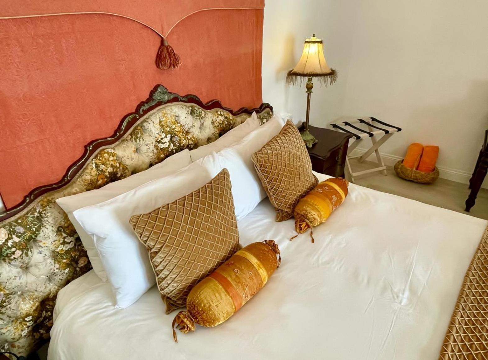 Готель Paternoster Manor Екстер'єр фото