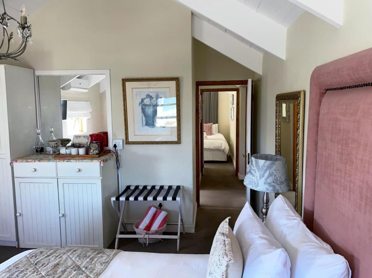 Готель Paternoster Manor Екстер'єр фото