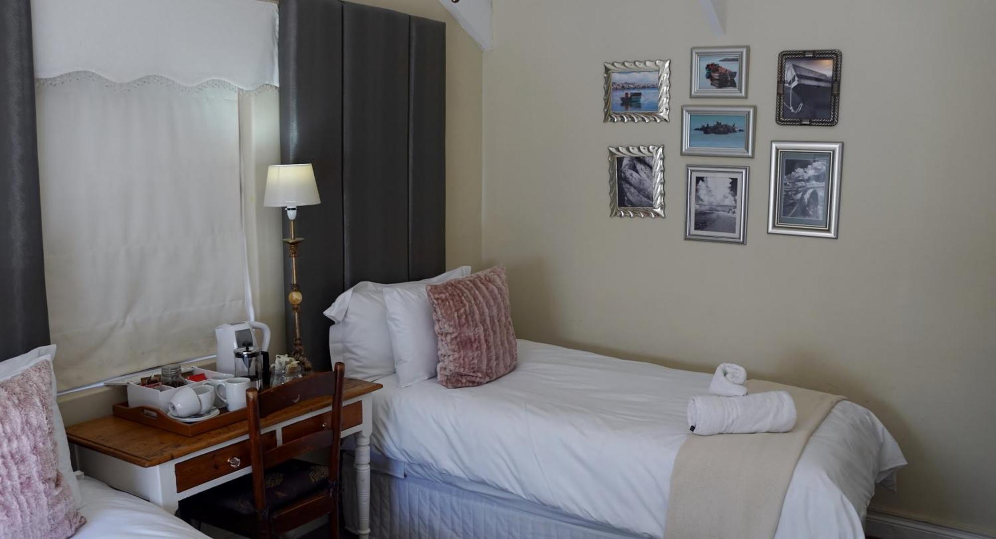 Готель Paternoster Manor Екстер'єр фото