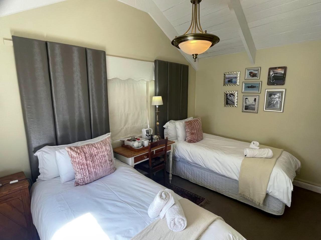 Готель Paternoster Manor Екстер'єр фото