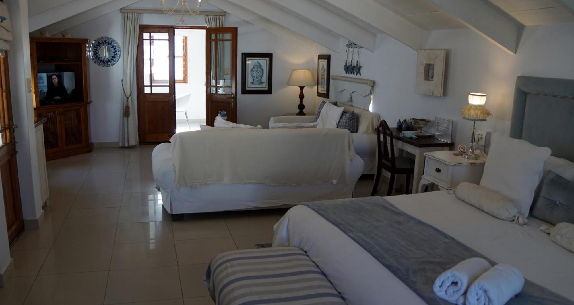 Готель Paternoster Manor Екстер'єр фото